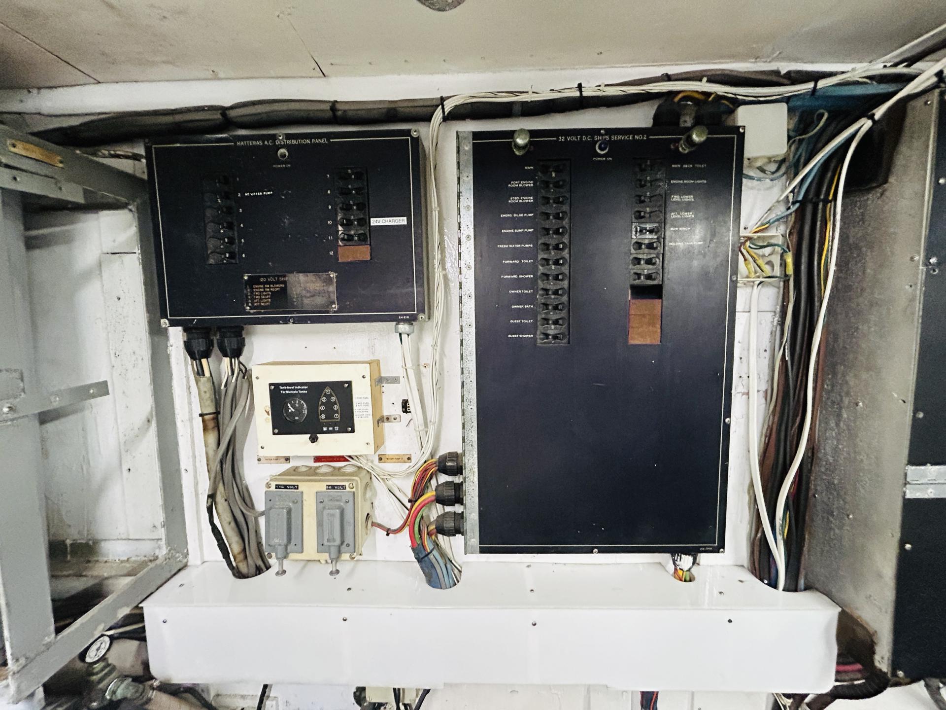 1976 Hatteras 58 LRC photo 64
