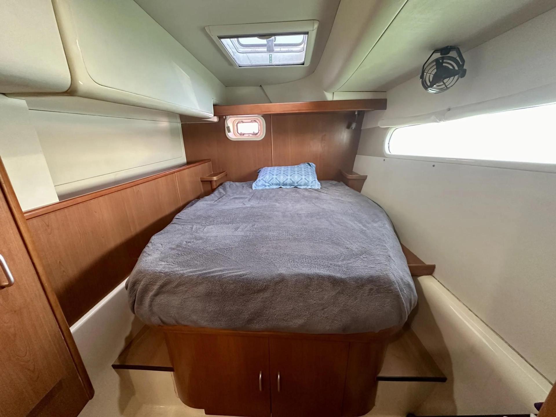 2009 Leopard 46 photo 10