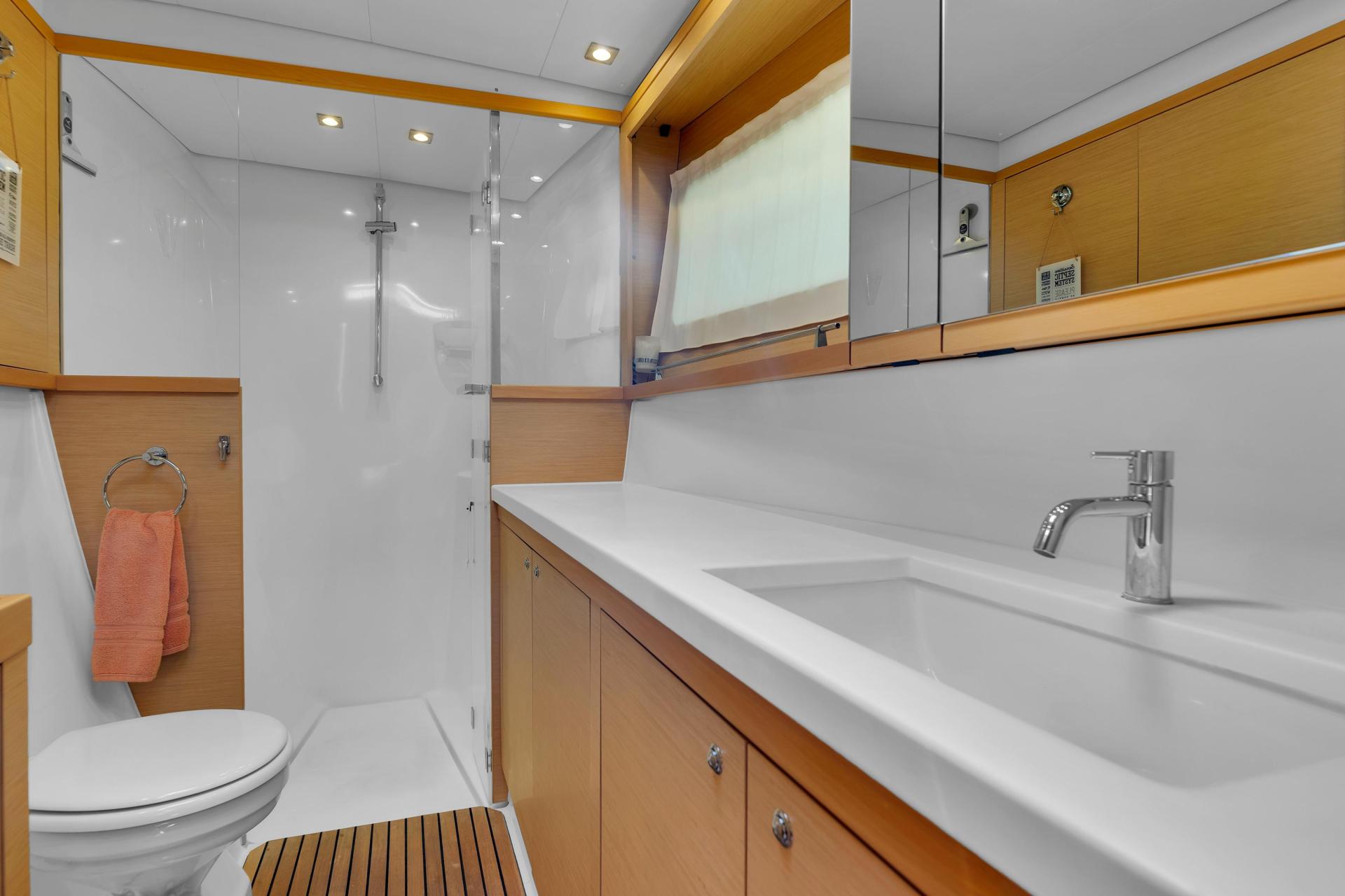 2016 Lagoon 450 Flybridge photo 65