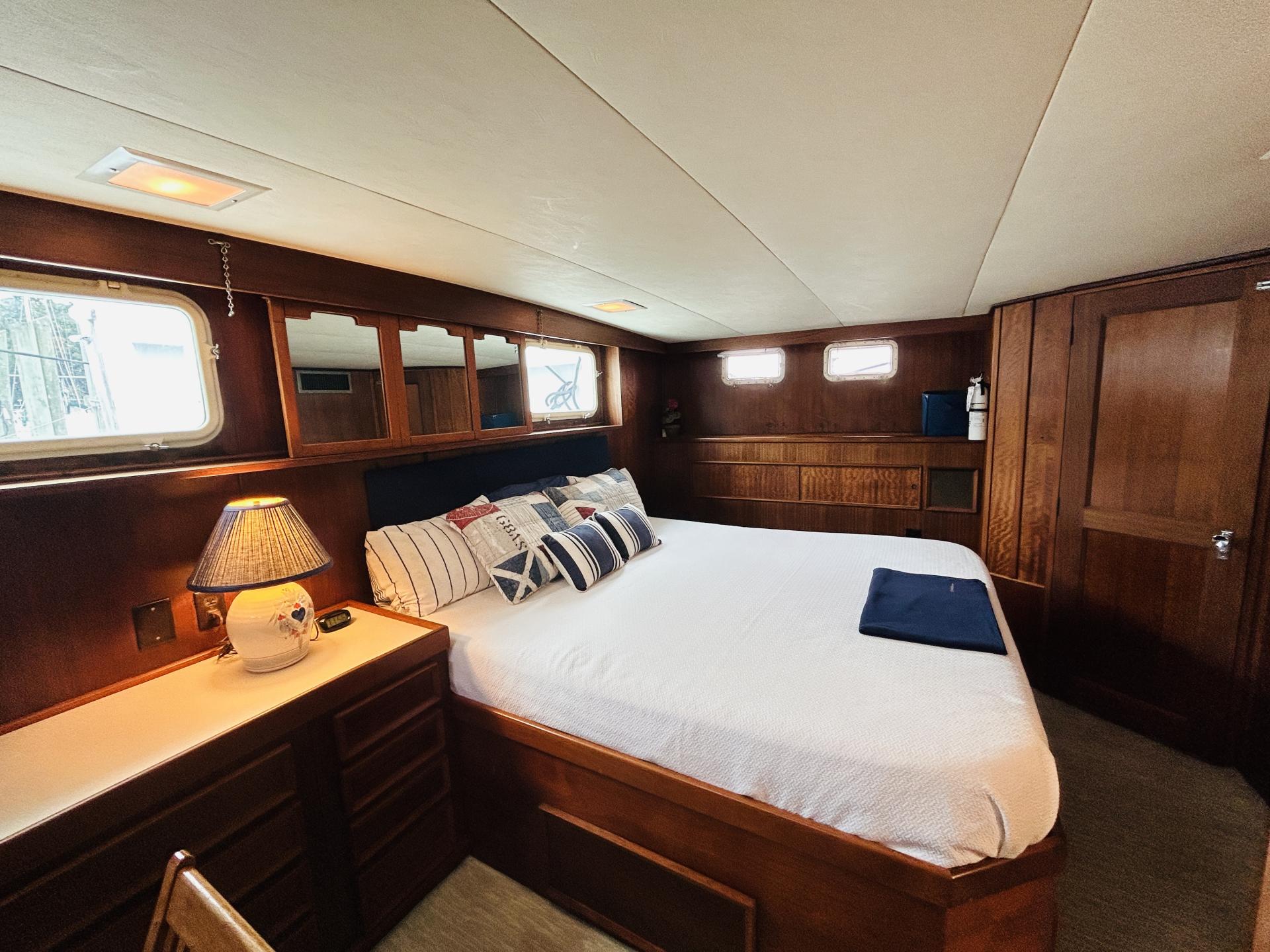 1976 Hatteras 58 LRC photo 71