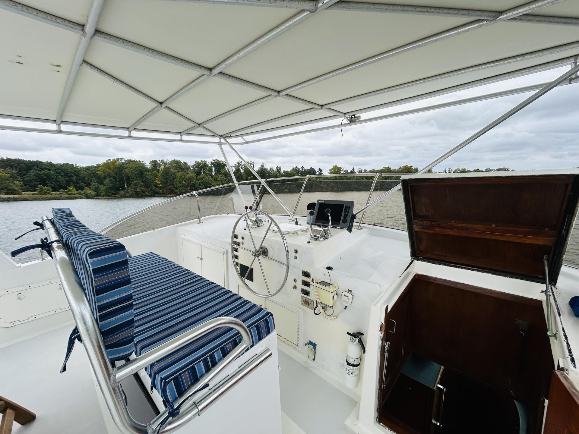 1976 Hatteras 58 LRC photo 95