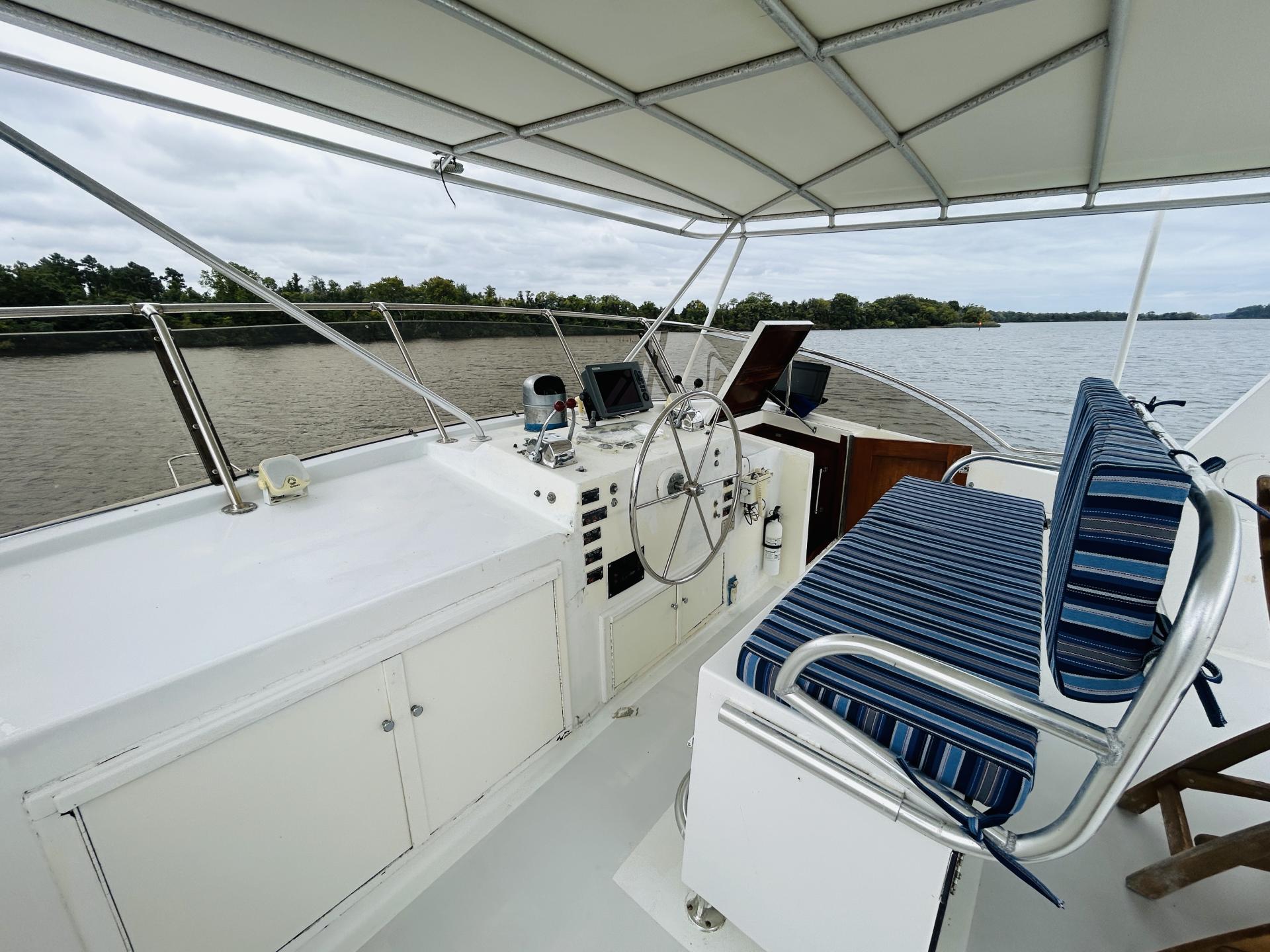 1976 Hatteras 58 LRC photo 98