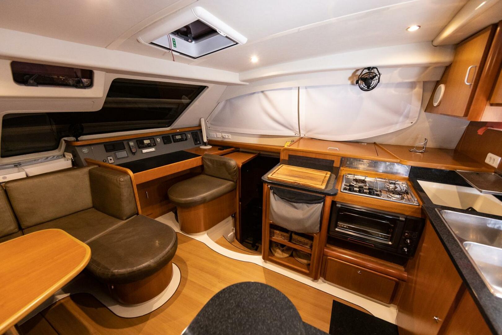 2009 Leopard 46 photo 40