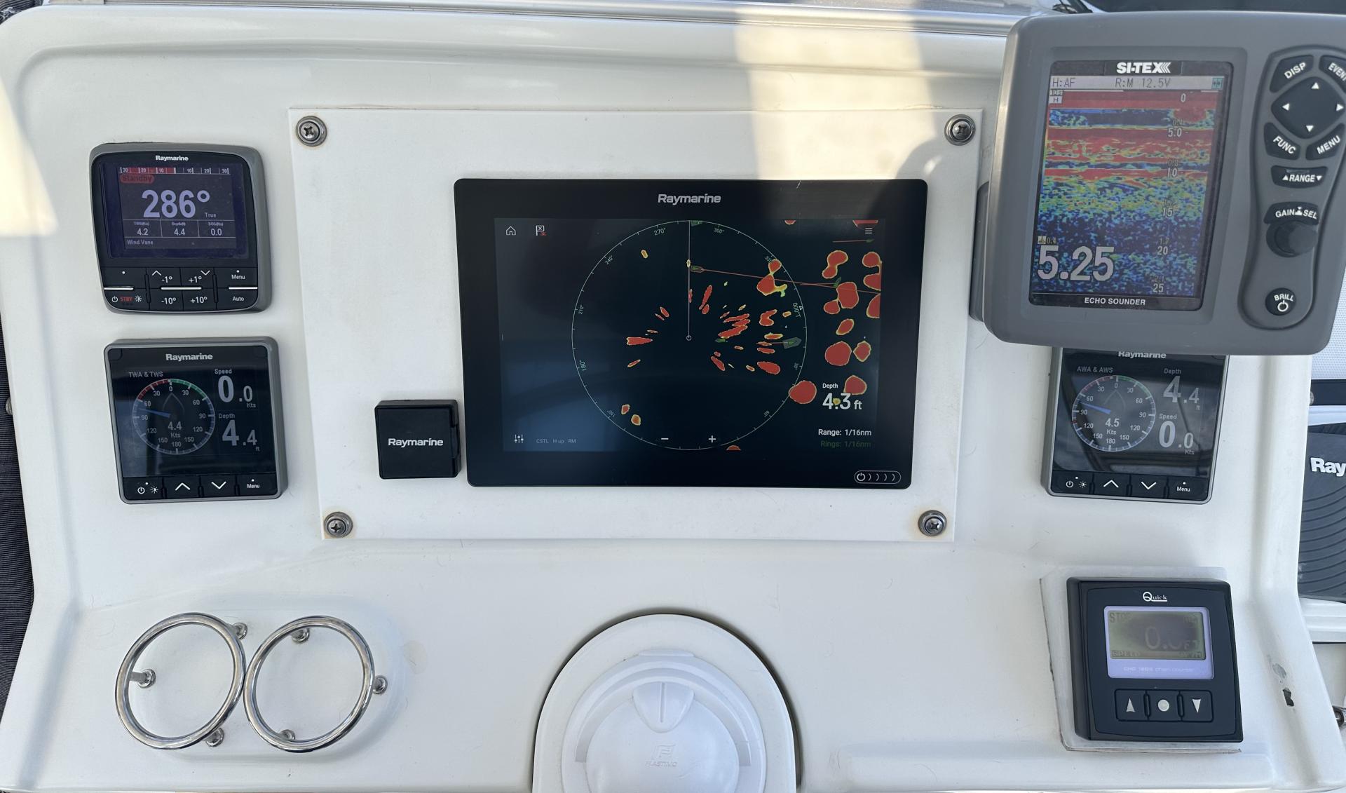 2012 Lagoon 450 with flybridge photo 49